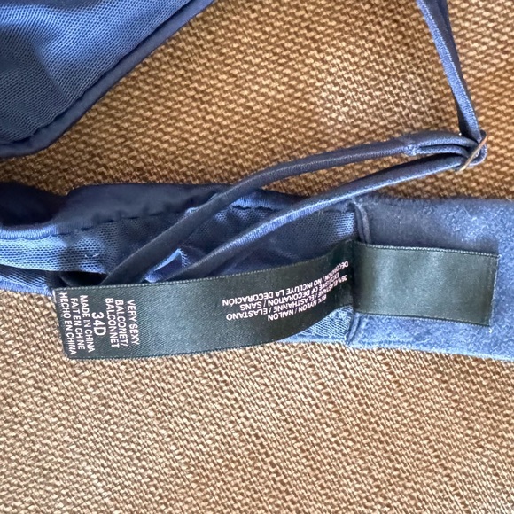 Victoria Secret Bra - Picture 4 of 5